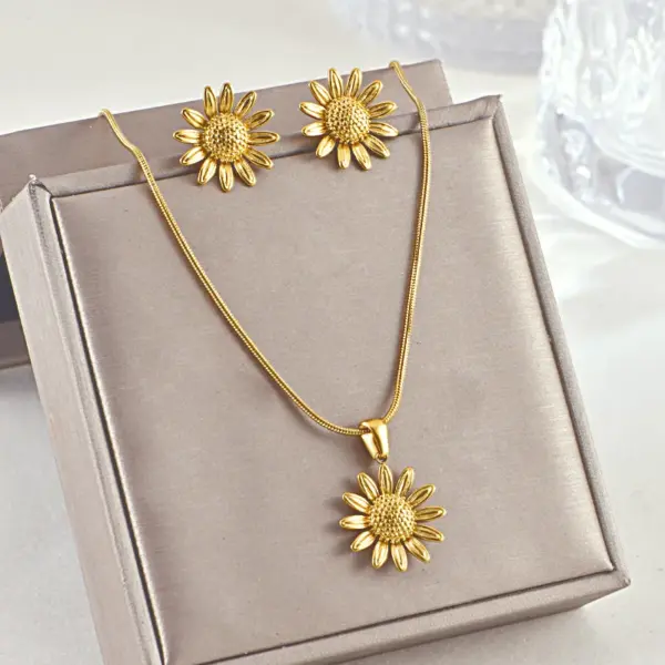 Wholesale 304 Stainless Steel Flower Ion Plating (IP) 18K Real Gold Plated Simple Style Classic Style Waterproof Non Tarnish Earrings Necklace