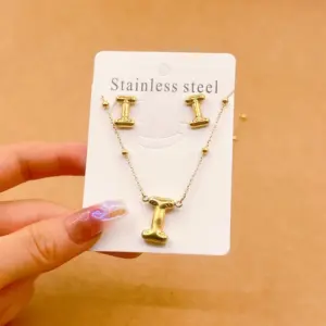 Gold / One Size / I