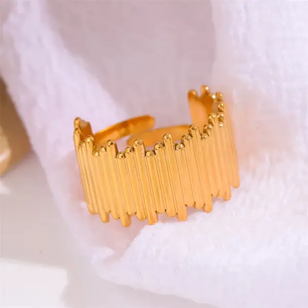 Wholesale Vacuum Plating 18K Gold Plated 18K Gold Cross Round 201 Stainless Steel Simple Style Roman Style Open Rings