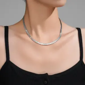 Embossed Blade Chain (Steel Color)