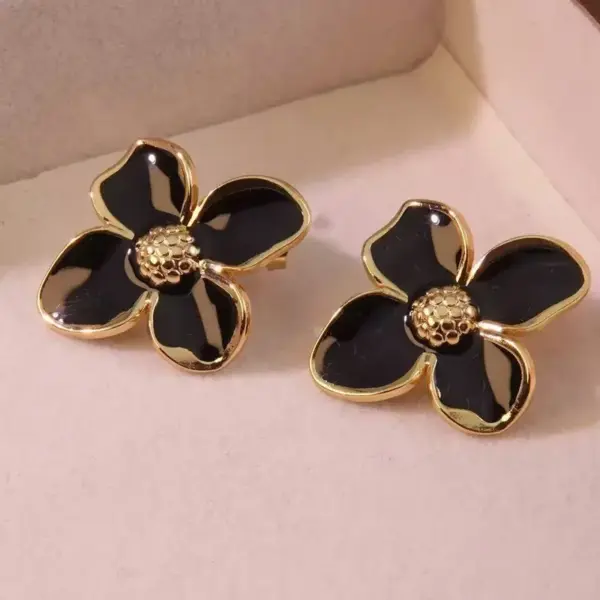 1 Piece Lady Romantic Flower Titanium Steel Earrings Ear Studs