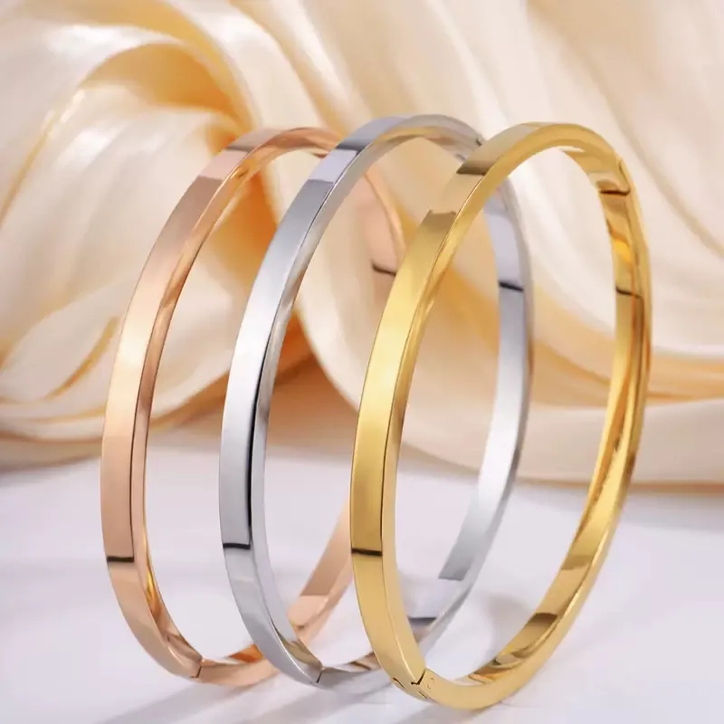 Wholesale PVD Coated Real Gold Plated 18K Gold Solid Color 304 Stainless Steel Simple Style Waterproof Non Tarnish 304 Stainless Steel Bangle