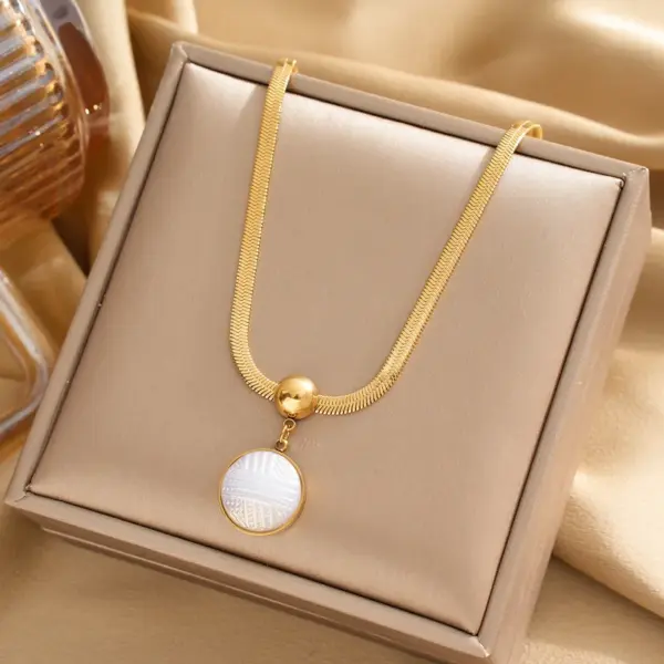 Wholesale 304 Stainless Steel 18K Gold Plated Modern Style Simple Style Round Star Heart Shape Pendant Necklace