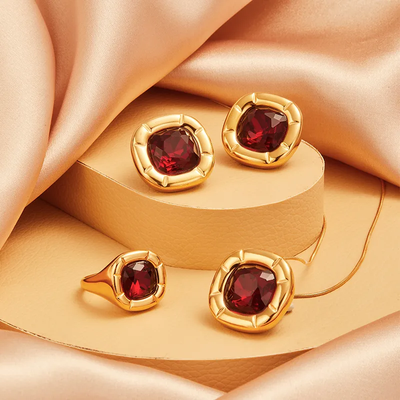 Wholesale 304 Stainless Steel Solid Color PVD Coated Zircon Golden Plated Luxurious Jewelry Set