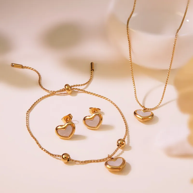 Wholesale 304 Stainless Steel Plastic Heart Shape Ion Plating (IP) Shell 18K Gold Plated Simple Style Classic Style Waterproof Non Tarnish Inlay O-sha
