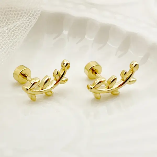 PVD Coated Real Gold Plated 14K Gold Star Moon Heart Shape 304 Stainless Steel Basic Simple Style Waterproof Non Tarnish Ear Studs
