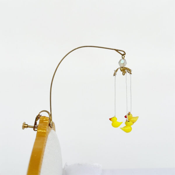 Wholesale 1:12 doll house dollhouse mini model scene children's room accessories yellow duckling hanging bedside toys