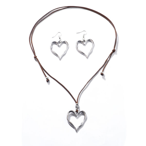 oly-5e616d0e80d554ff1e804bf132b3a320 Wholesale Jewelry Sweet Cool Wind Exaerated Love Necklace