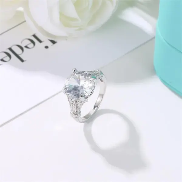 Wholesale Sleek Minimalist Ring Copper Micro-set Four-jaw Zircon