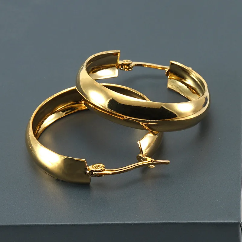 Wholesale 1 Pair Fashion Round Plating 304 Stainless Steel 18K Gold Plated Stainless Steel Earrings