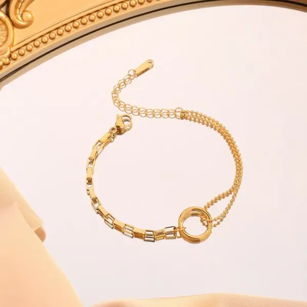 Wholesale 201 Stainless Steel 304 Stainless Steel Geometric Round Ion Plating (IP) Stone-Free 18K Gold Plated Classic Style Waterproof Non Tarnish Chain Twisted Rope Chain Multicolor-Golden Yellow Jewelry Set