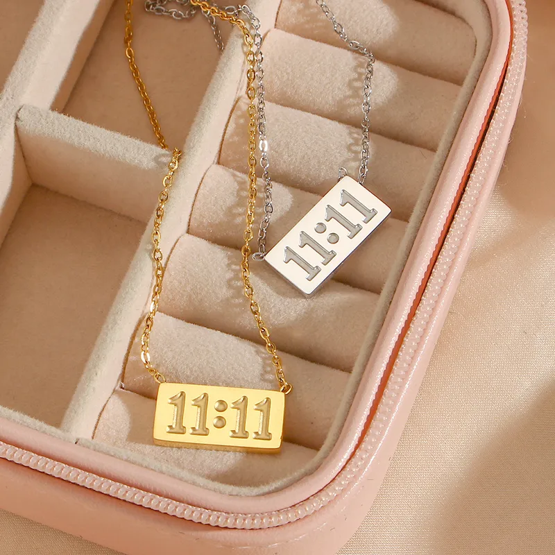 Wholesale PVD Coated Real Gold Plated 18K Gold Number 304 Stainless Steel Fashion Waterproof Non Tarnish 304 Stainless Steel Necklace