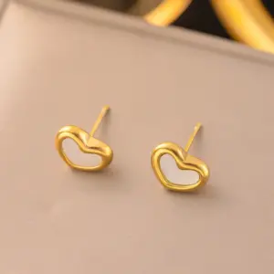 【EHG217】Heart-Shaped White Shell Earrings / Gold