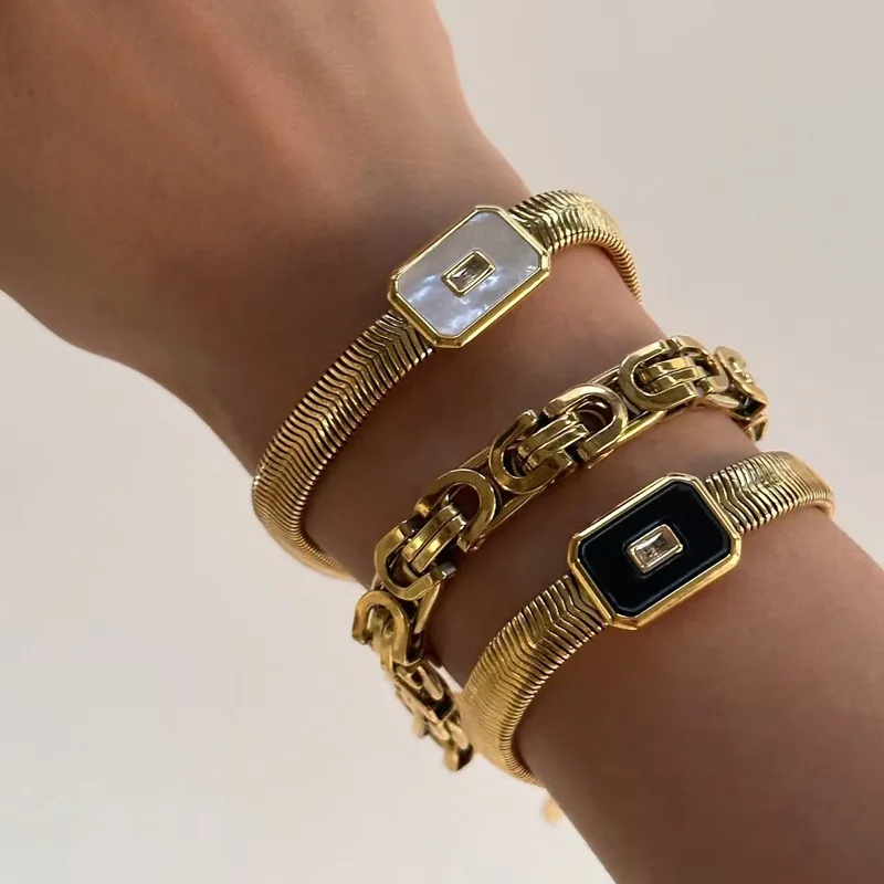 Wholesale 304 Stainless Steel Solid Color PVD Coated Acrylic 18K Real Gold Plated Modern Style Waterproof Non Tarnish Plating Twisted Rope Chain Lobst