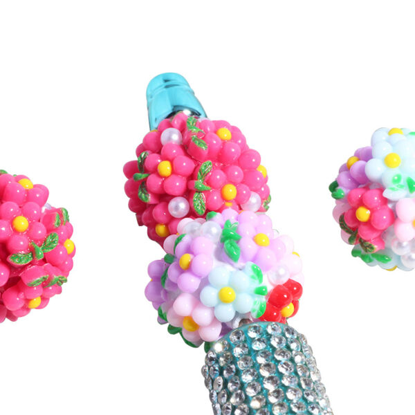 Wholesale Fresh and cute floral DIY keychain jewelry with straight beads.