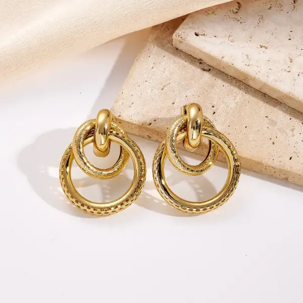 Wholesale Vacuum Plated Hollow Circle Earrings 201 Stainless Steel Ear Studs Women's Fashion Jewelry Casual Elegant Polished Finish