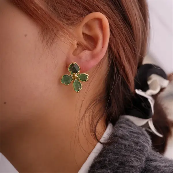 1 Pair Nordic Style Sweet Flower Plating Inlay Copper Zircon K Gold Plated Ear Studs