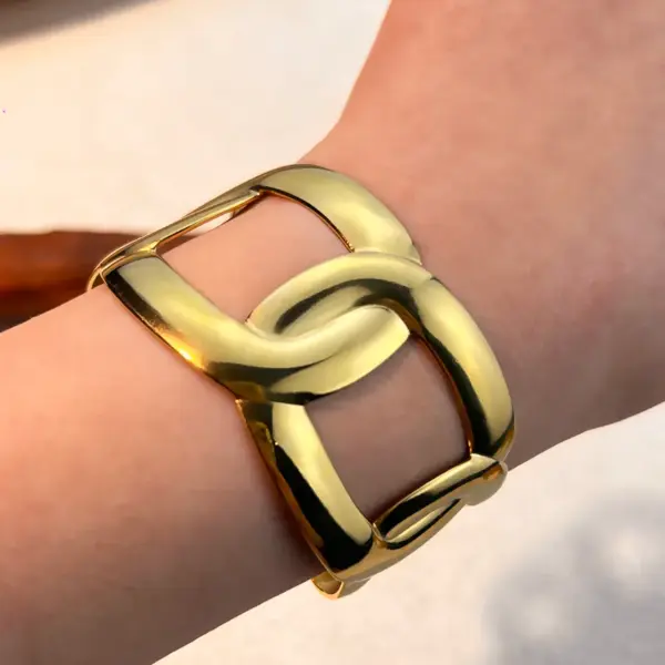 PVD Coated Real Gold Plated 18K Geometric Stripe Spiral 304 Stainless Steel Elegant Classic Style Waterproof Non Tarnish Wide Bracelet