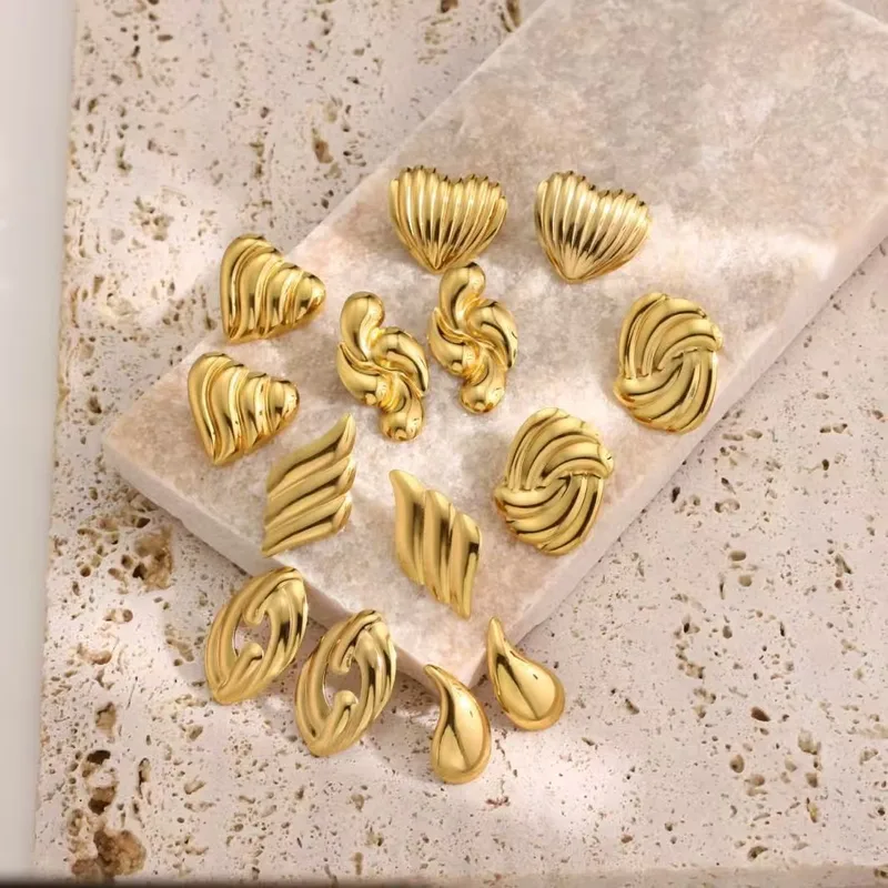 Wholesale 201 Stainless Steel 304 Stainless Steel Quadrilateral Heart Shape Electroplating Stone-Free Imitation Gold Simple Style Classic Style Hollow