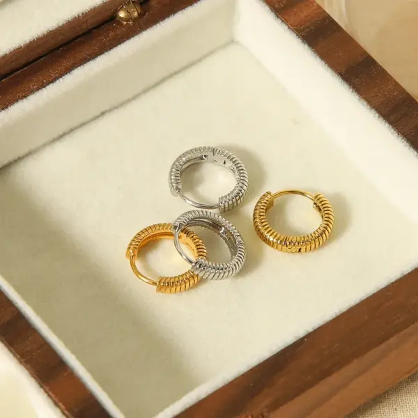 Wholesale PVD Coated Real Gold Plated 18K Gold Round 304 Stainless Steel Simple Style Waterproof Non Tarnish Earrings