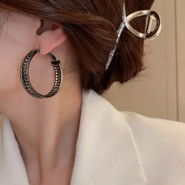 Wholesale Fashion Geometric Heart Shape Metal Inlay Artificial Pearls Rhinestones Women's Hoop Earrings 1 Pair