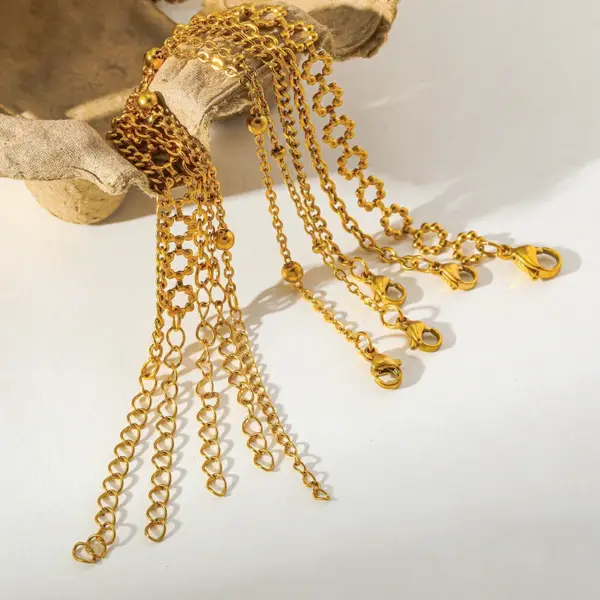 Wholesale Geometric Snowflake Pressed Chain 18K Gold Plated Stainless Steel Simple Commuter Daily Hand Bracelet Elegant Casual Style