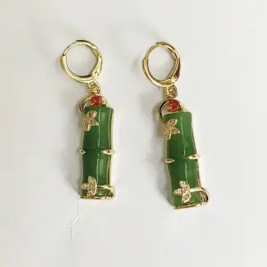 D0923 Bamboo Joint Ear Clip