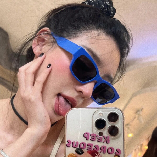 Wholesale European and American Internet Popular Dopamine Color Street Fashion Sunglasses Women's High Sense Summer Sunscreen Sunglasses Square Showing Face Small