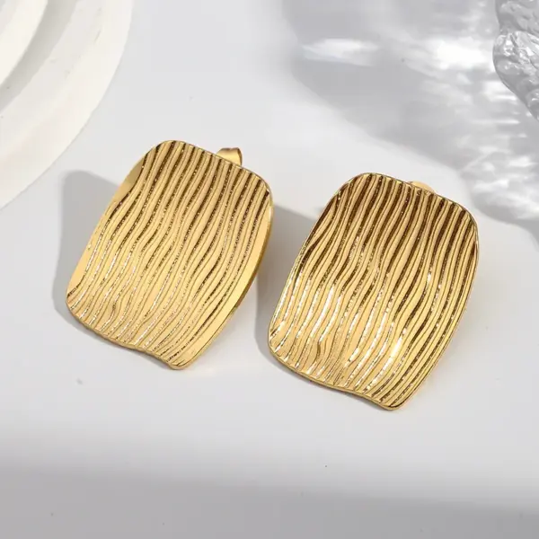 Wholesale Electroplating Golden Plated Triangle Square Oval 304 Stainless Steel Casual Simple Style Polishing Plating Earrings