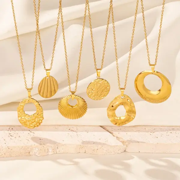 Wholesale PVD Coated Real Gold Plated Geometric Round 304 Stainless Steel Simple Style Waterproof Non Tarnish 304 Stainless Steel Pendant Necklace