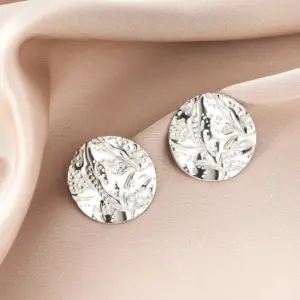 E1380-B (a Pair of Silver Ear Studs)