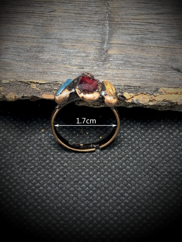 Wholesale INS style three natural stone raw stone unshaped handmade edge bronze ring (random arrangement of stones)