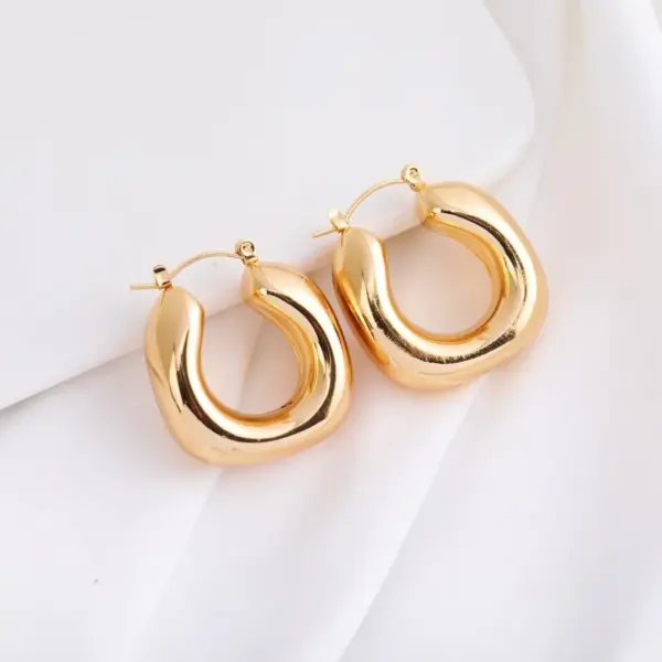 Wholesale 1 Pair Retro Luxurious Solid Color 304 Stainless Steel Earrings Ear Studs