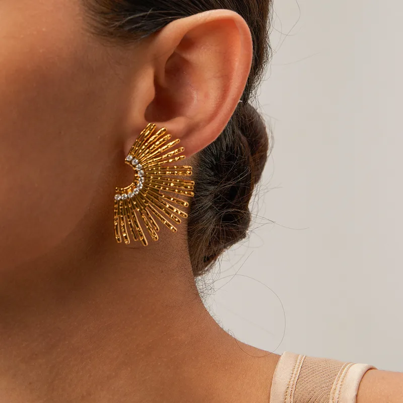 Wholesale PVD Coated Real Gold Plated 18K Gold Sector 304 Stainless Steel Elegant Retro Waterproof Non Tarnish Ear Studs