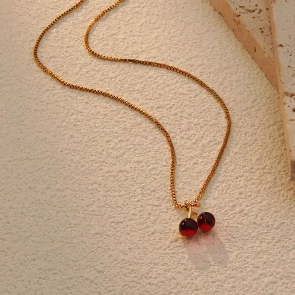 Wholesale 304 Stainless Steel Plastic Cherry Ion Plating (IP) 18K Gold Plated Sweet Simple Style Waterproof Non Tarnish Plating Regular Chain Pendant Necklace