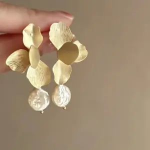 29# Silver Needle-Golden Pearl