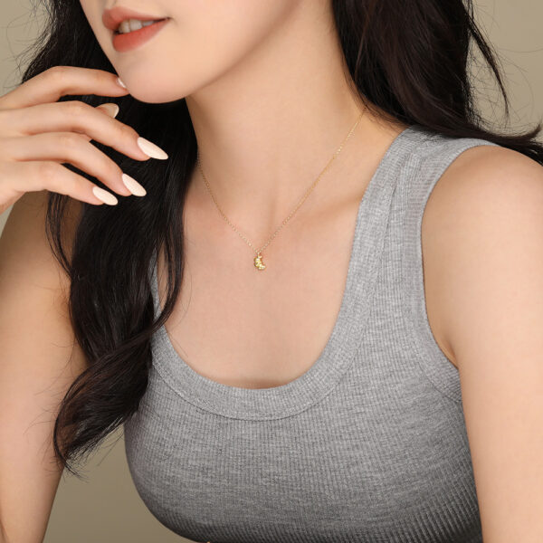 Wholesale S925 Sterling Silver Retro Croissant Necklace