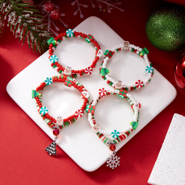 Wholesale Christmas cross-border European and American jewelry fashion Joker Christmas rice beads soft pottery Christmas tree snowflake bracelet in stock