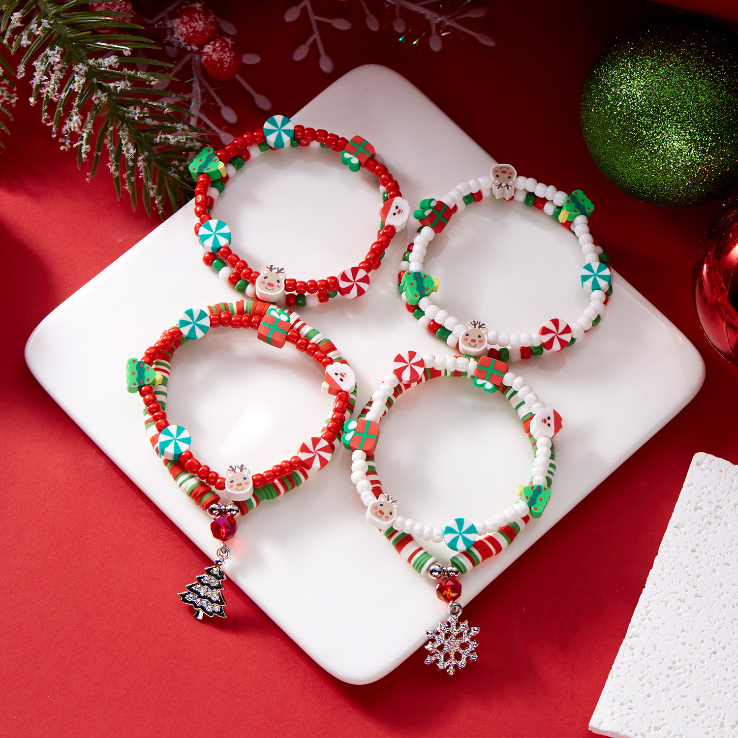 Wholesale Christmas cross-border European and American jewelry fashion Christmas rice beads soft y Christmas tree snowflake bracelet in stock