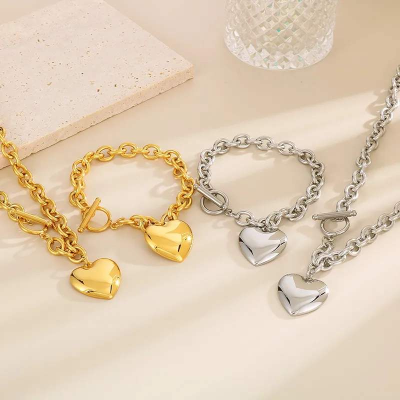 Wholesale PVD Coated 18K Gold Plated Heart Shape Stainless Steel Simple Style Waterproof Non Tarnish Bracelets Necklace