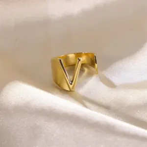 Gold / V