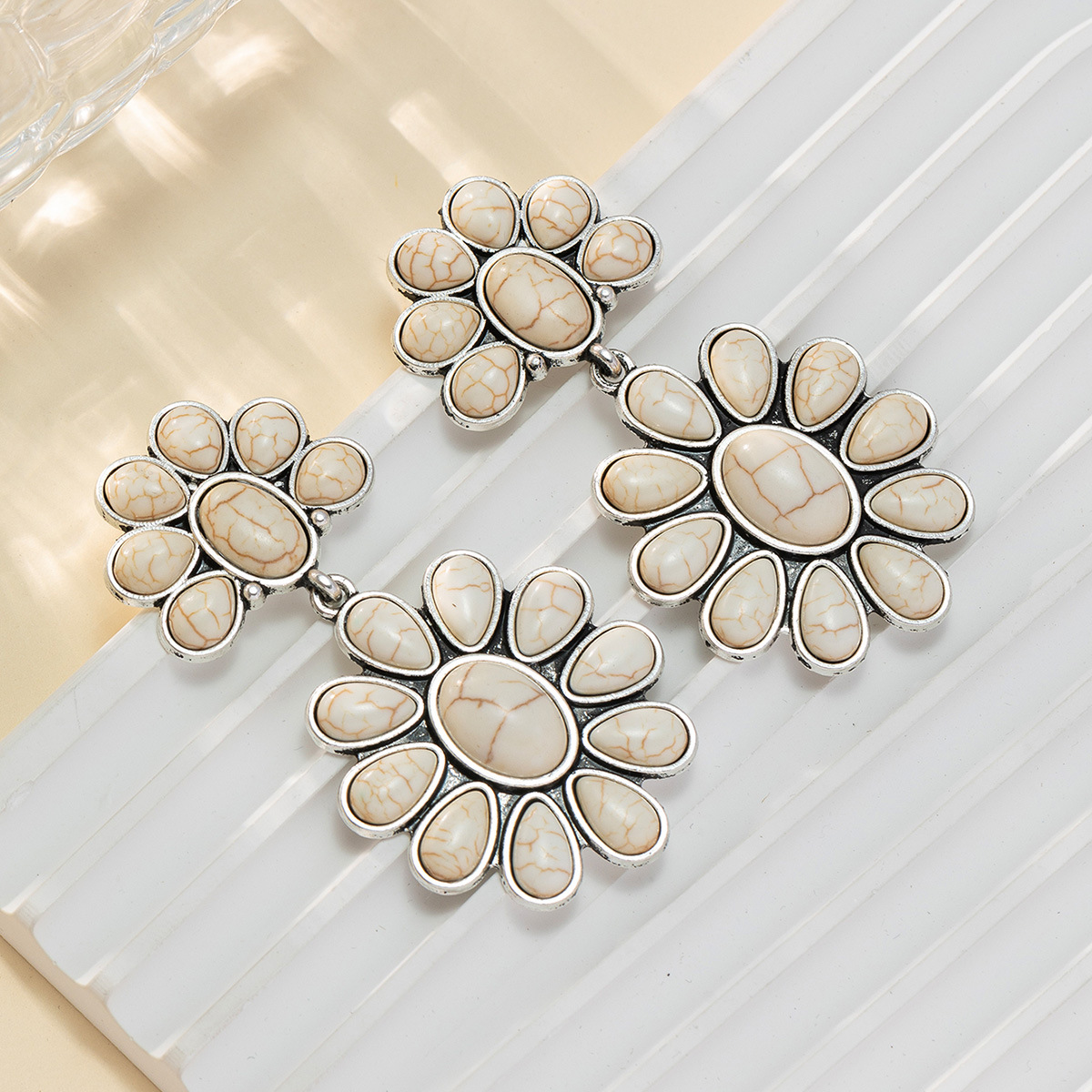 Wholesale European and American Hot Double Flower Design Classic Elegant Elegant Bohemian Turquoise Alloy op Earrings