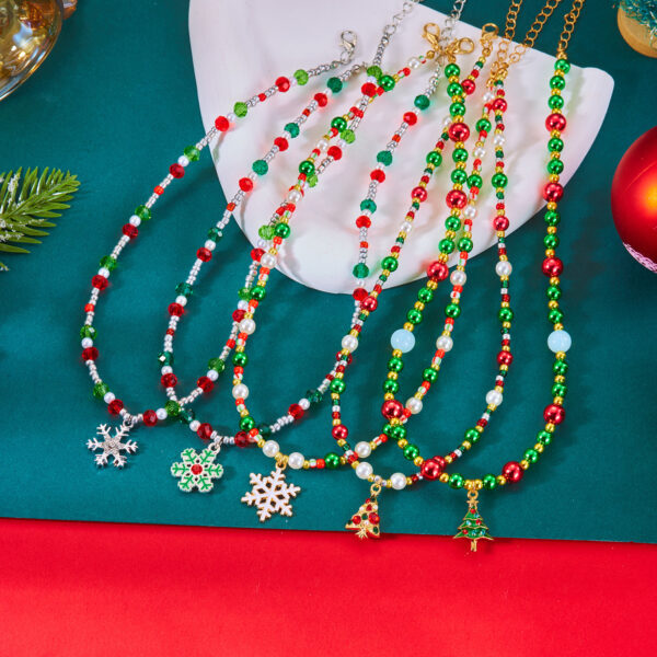 Wholesale Christmas ornaments, beaded snowflake Christmas tree pendant necklace