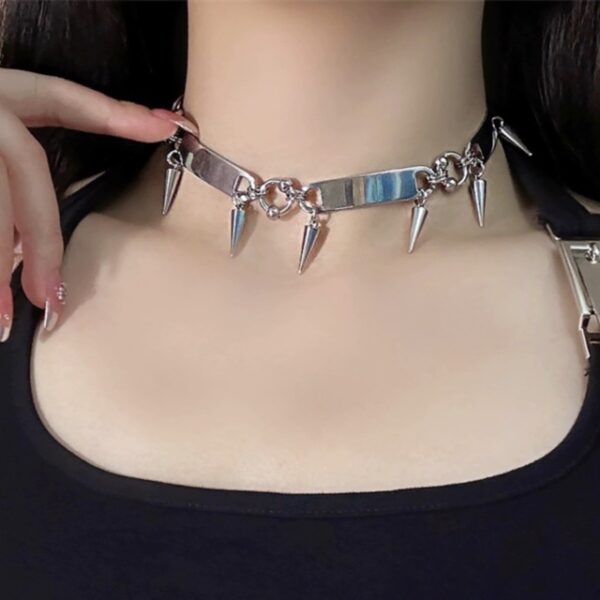 Wholesale Rivet Necklace Metal Punk Style Pendant Women's Simple Cold Style Hot Girl Choker Neck Chain Small Internet Celebrant Collar
