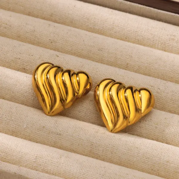 Wholesale Hot-Selling Heart Earrings 18K Gold Plated Stainless Steel Geometric Earrings Jewelry Christmas Gift Accessories For Women