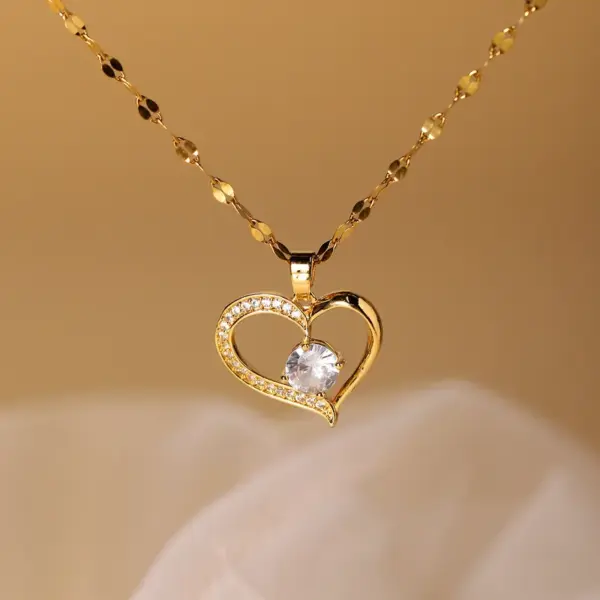 Wholesale Jewelry Elegant Heart Shape Stainless Steel Zircon Hollow Out Pendant Necklace