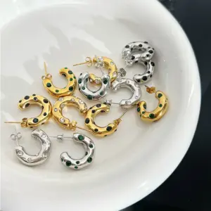 Wholesale PVD Coated Real Gold Plated 16K Gold White Gold Plated Gold Plating Letter 304 Stainless Steel Luxurious Waterproof Non Tarnish Ear Studs