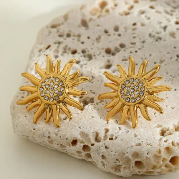 Wholesale PVD Coated Real Gold Plated 18K Gold Sun 304 Stainless Steel Cute Luxurious Romantic Waterproof Non Tarnish Rings Ear Studs