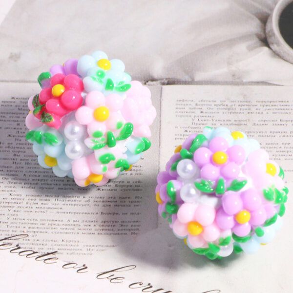 Wholesale Fresh and cute floral DIY keychain jewelry with straight beads.