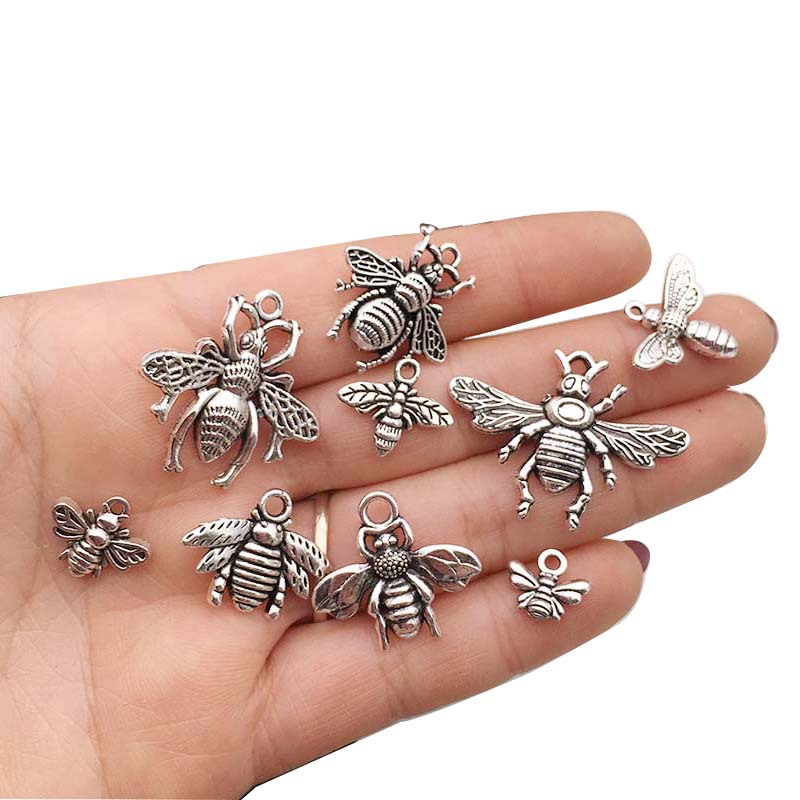 Wholesale DIY Retro Alloy Xizang Sier Bee Pendant Pendant Necklace Bracelet Aessories Jewelry Set Cartoon Aessories